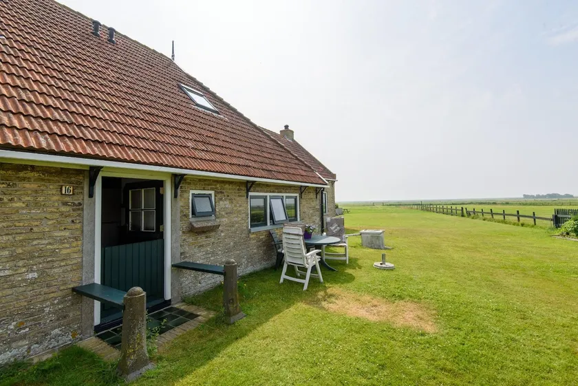Apartment in farmhouse with 2 km view - Image 1