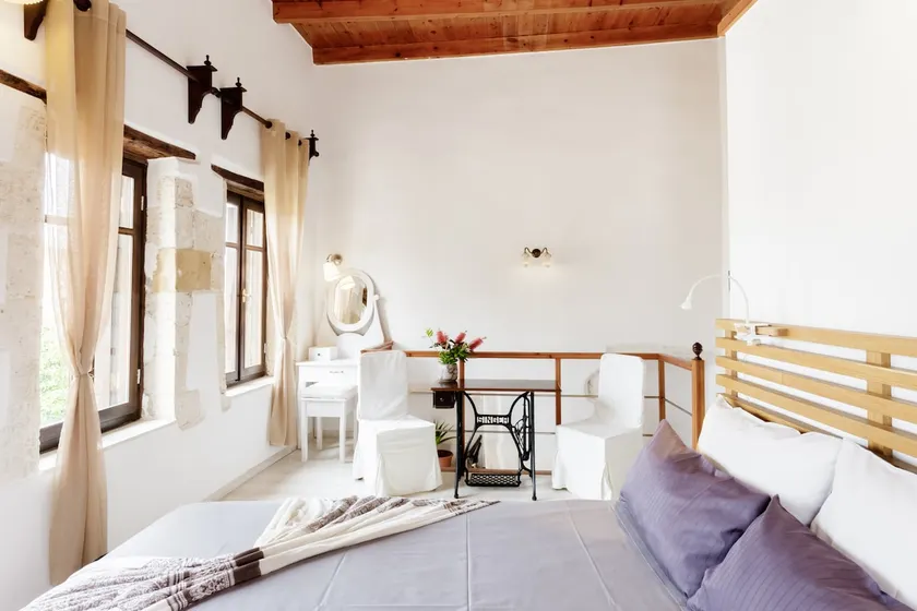 Renovated Corner House Hideaway of Authentic Venetian Stone - Image 1