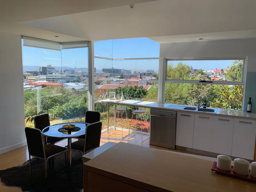 Spacious Hobart Oasis - Image 1