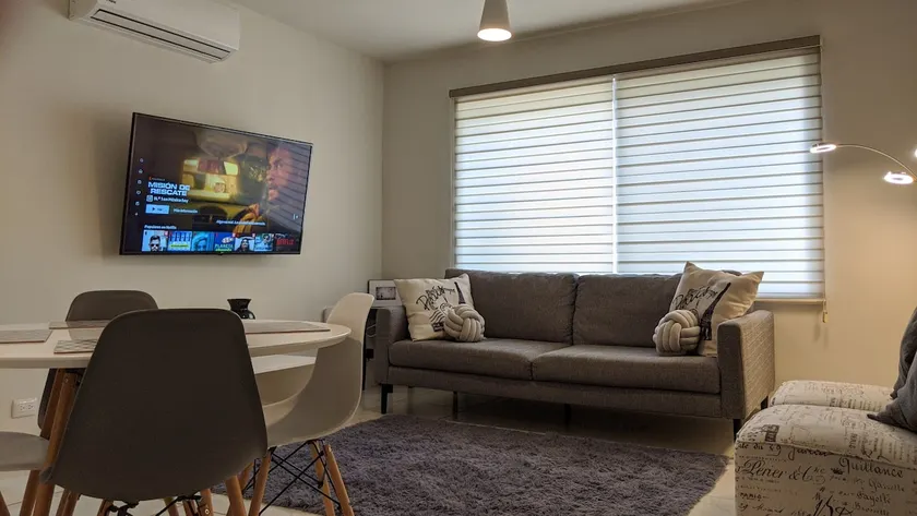 Modern apartment with 2 bedrooms and 2 full bathrooms - Image 1
