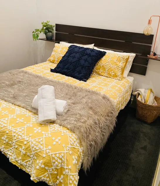 “FIRST FLOOR” Central CBD Apartment! - Image 1