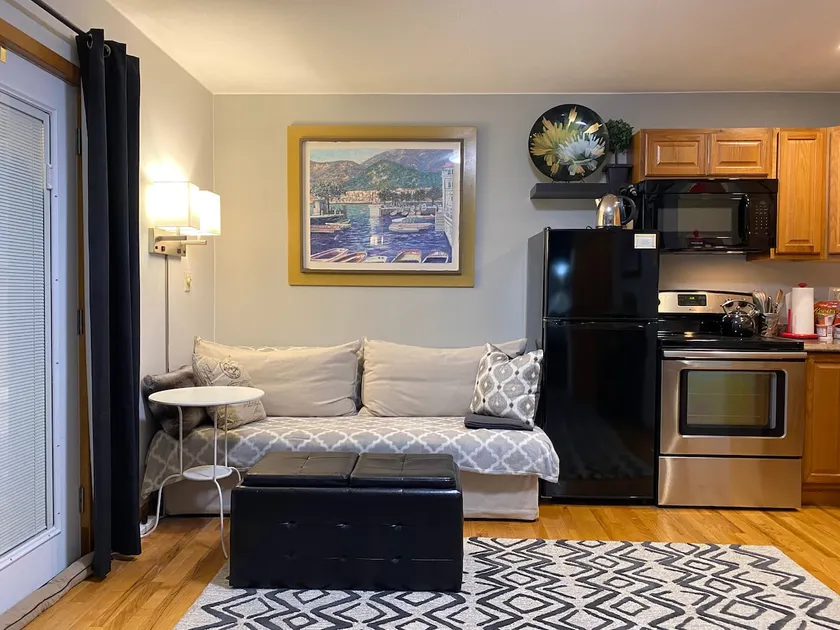 Private Apt, 1BR COUNTRY feel & modern amenities. - Image 1