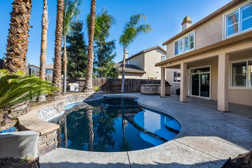Spacious Kid Friendly Lux Home w/Pool, BBQ,Garage - Image 1
