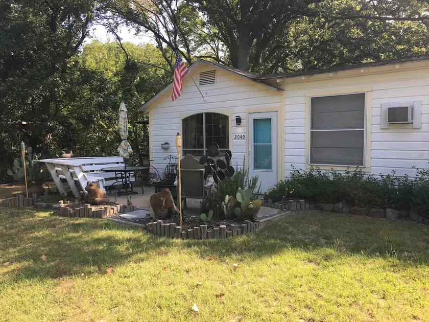 Waterfront Cottage on Lake Tawakoni - Image 1