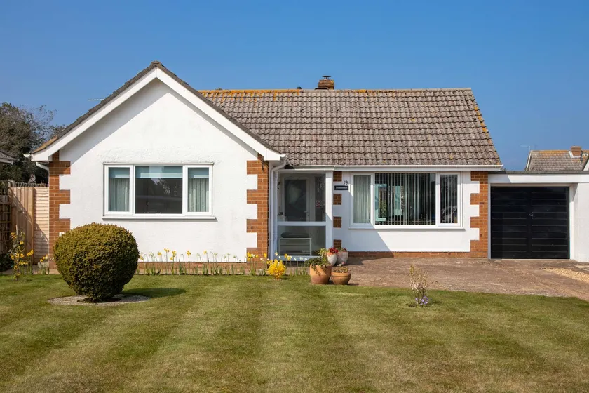 Fairwinds, Bembridge, Lovely House And Gardens. - Image 1