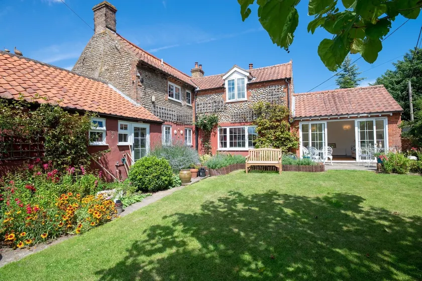 Storm Cottage - Image 1