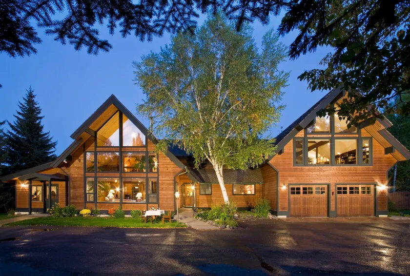 Good Medicine Lodge - Image 1