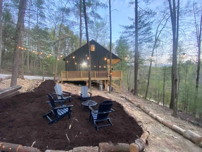 Cozy and cute, close to everything RRG! WiFi! - Image 1
