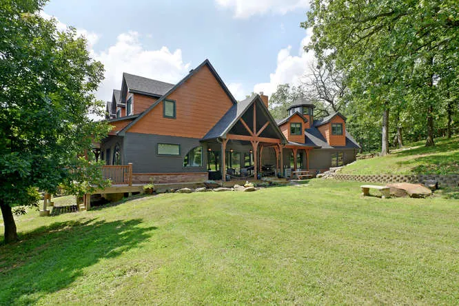 Creekside Gathering Spot + Event Retreat - Image 1