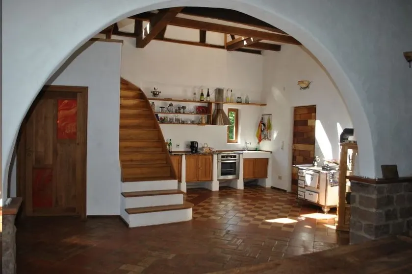 Picturesque House - Image 1