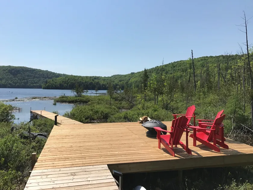 Apartment on a quiet lake - Image 1