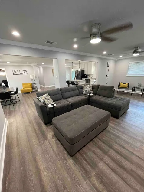 Cheerful 3 Bdr near Shopping/hospitals/Event venue - Image 1