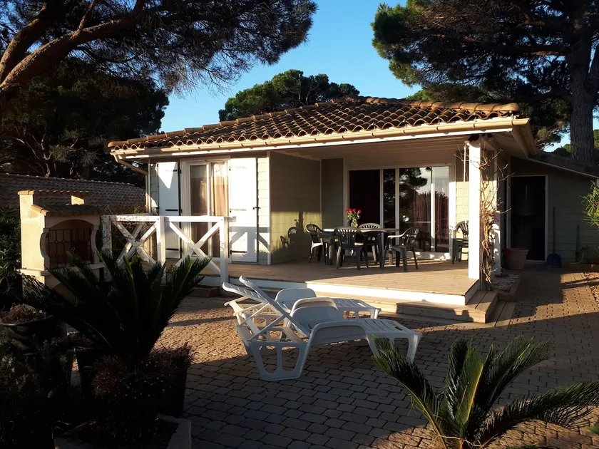 Chalet in the Gulf of Saint-Tropez - Image 1