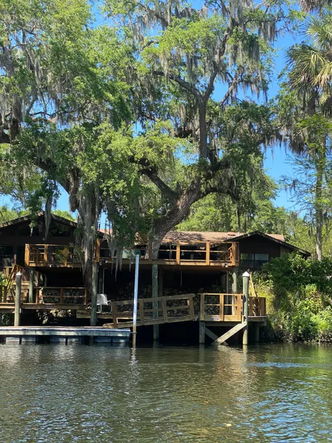 Withlacoochee River, big wood deck over the water - Image 1