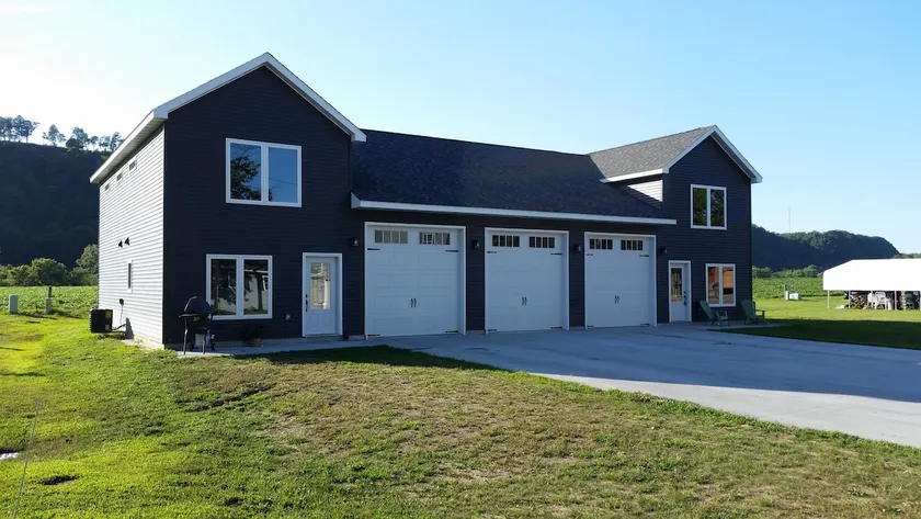Harpers Ferry IA Condo - Image 1
