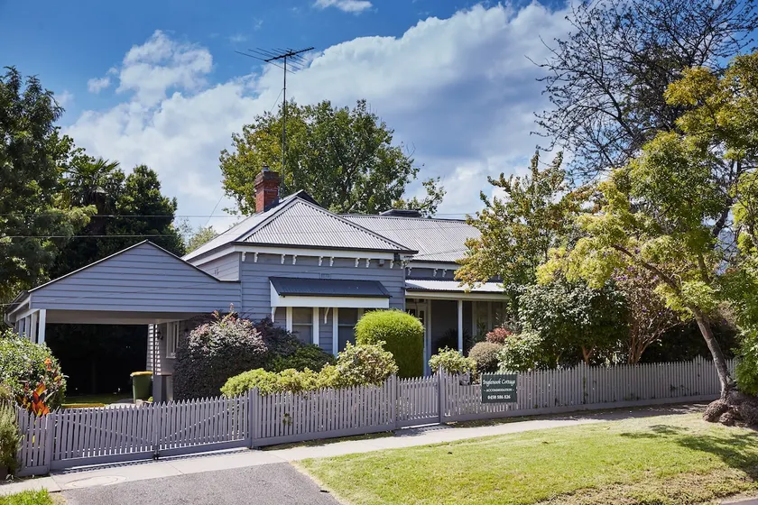 Inglenook Cottage Healesville - Image 1