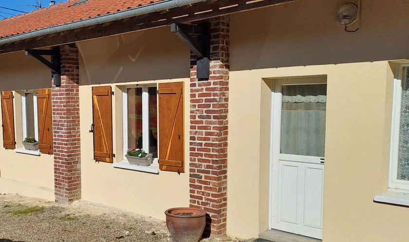 Quiet independent accommodation in a village. - Image 1