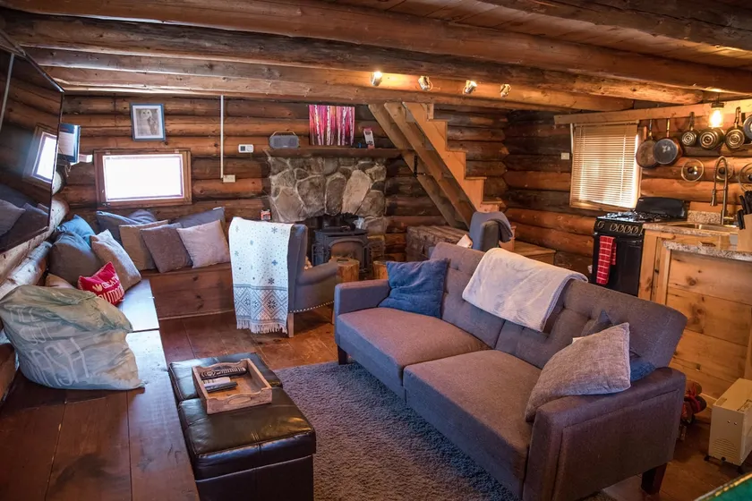 Calme, confortable, cabane en rondins de luxe, bain à remous privé, Brookside - Image 1