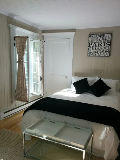 Private studio in historic 1905 house - Image 1