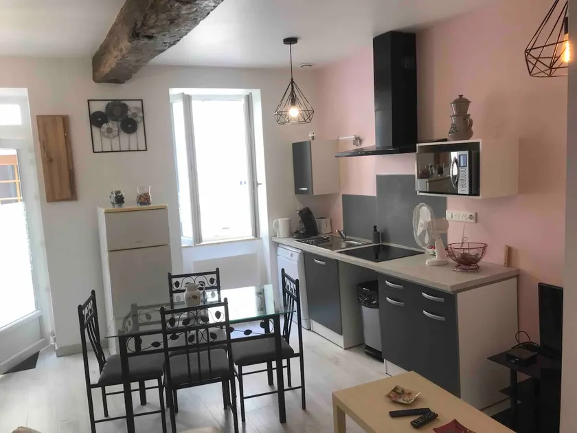 Cozy house in the city center - Image 1