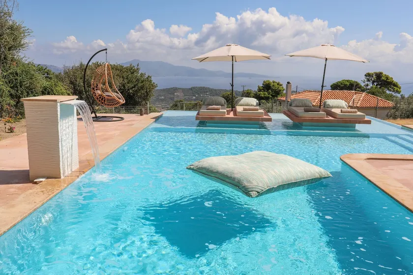 ANGIO VILLAS SPA MIT HYDROTHERAPIE-POOL - Image 1