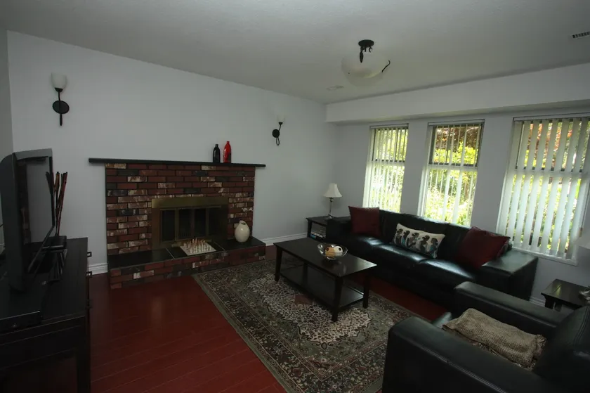 Private. Trendy Neighbourhood. Sleeps 5. - Image 1