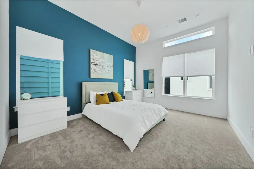 Charming 3br Townhome | Spring Branch | Long Term - Image 1
