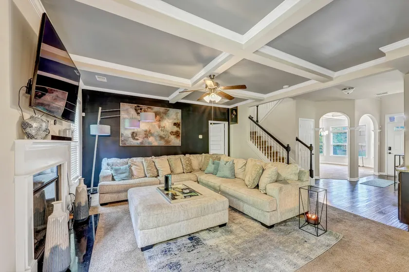 RARE home near Atlanta International Airport - Image 1