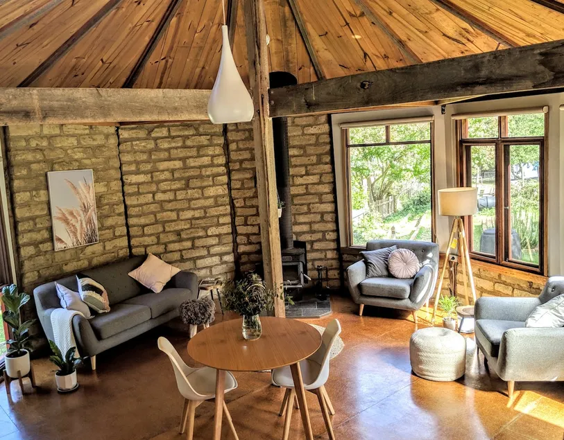The Mudbrick Cottage, off-grid retreat Warburton - Image 1