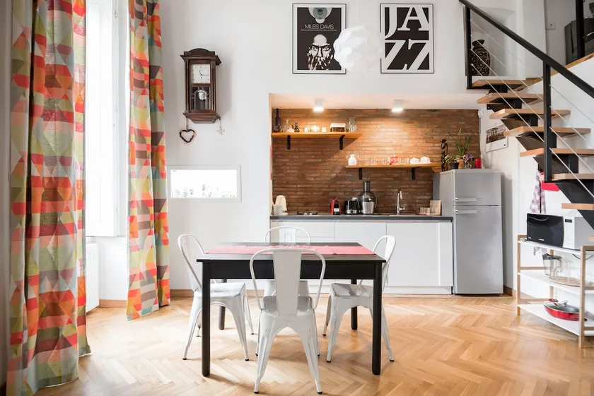 2BD Apt. Rustaveli Avenue near Raddison Blu - Image 1