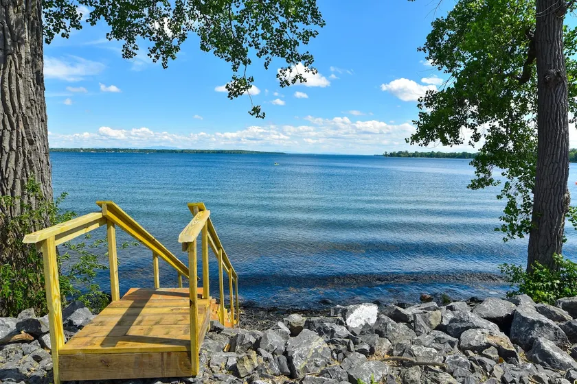 Lake Champlain Cozy Cove Home in Chazy NY - Image 1