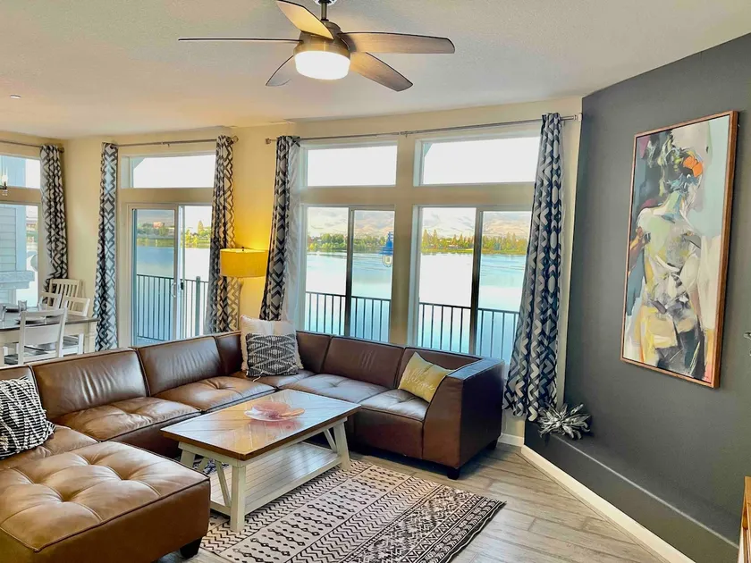 Large Lake Home with Stunning Views - Sleeps 18 - Image 1