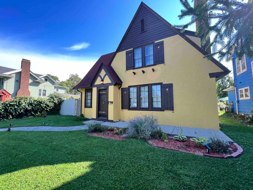 Cozy Updated Cottage Style Home near Historic distric in Middletown - Image 1