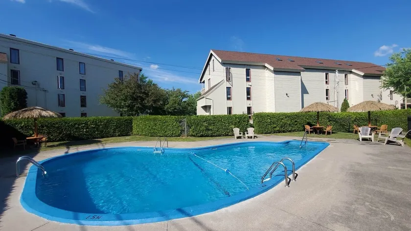 CS301, a lakeside condo on Lake Memphremagog - Image 1