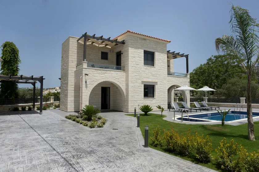 Villa 200m to Beach & Amenities w/Pool, Sauna, BBQ - Image 1