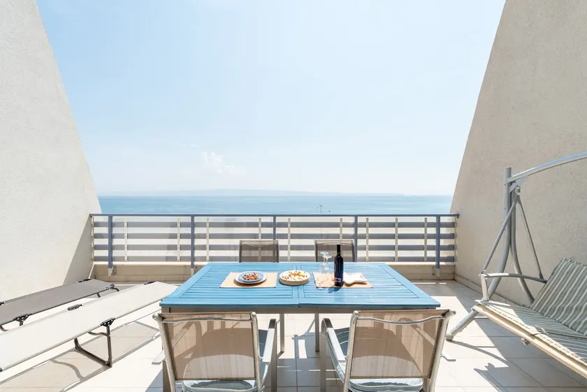Split on the beach, 2 floors & wide terrace - Image 1