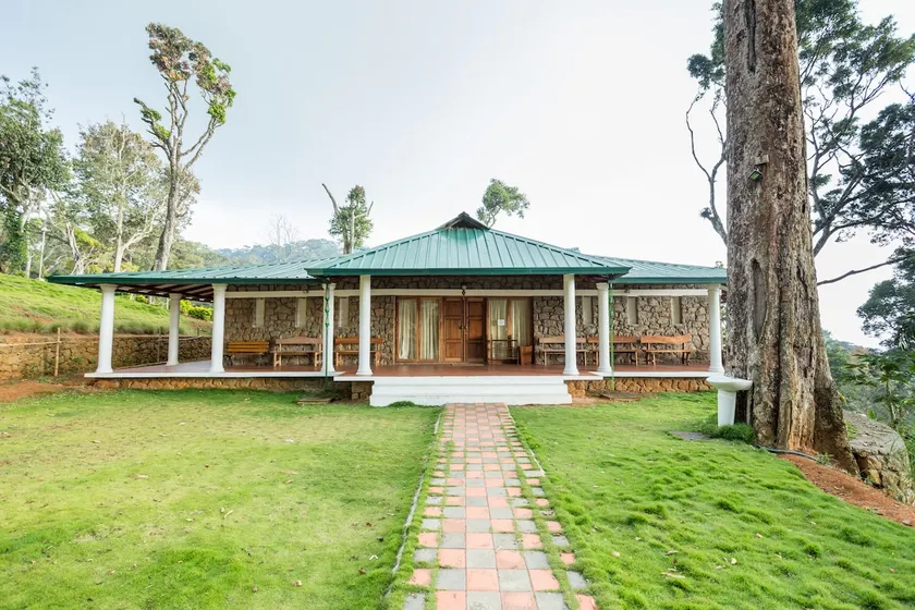 NEELAKURUNJI CLASSIC CLOVE BUNGALOW - Image 1