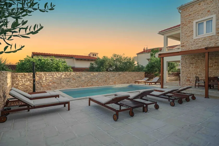 One Bedroom Suite with Terrace - Image 1