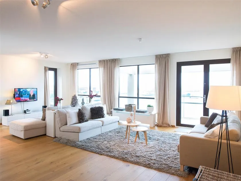 BizStay Harbour 32C Penthouse - Image 1