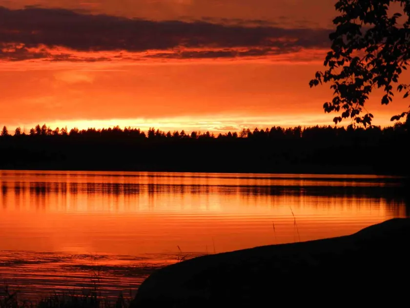 Tranquil lakefront cottage on beautiful North Lake - Image 1