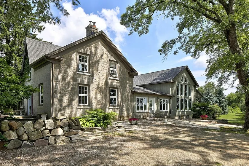 Stone Farm House Spa Retreat - Image 1