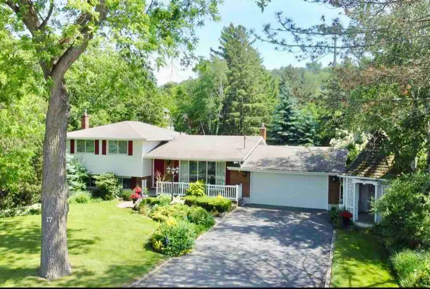 Queenston Cottage - Image 1