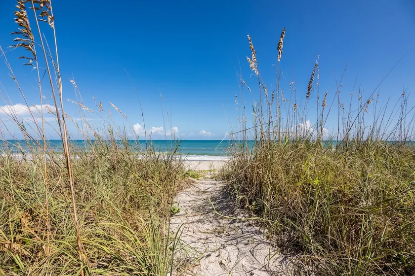Castaway Cottage paradise at the beach! - Image 1