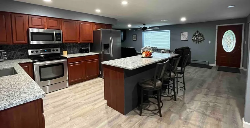 ~~~ Huge Family Retreat w/Movie Theater & Game Room~~~ - Image 1