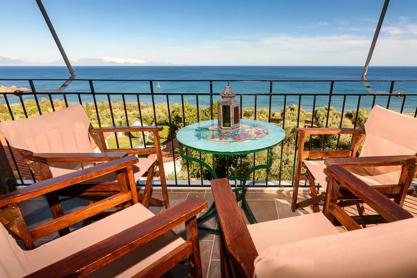 Eros Pittoresque Retreats - Perfect location, Panoramic Seaview - Image 1