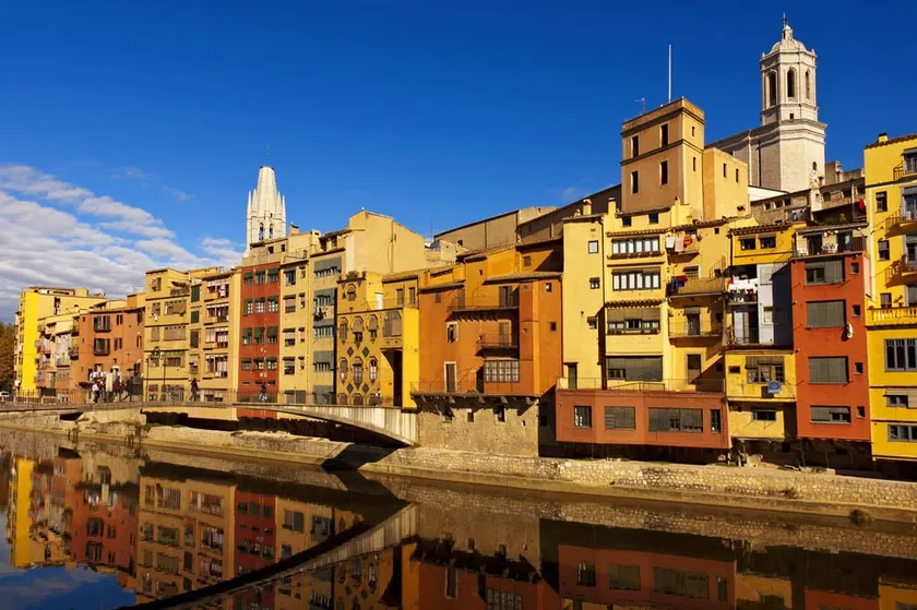 Amazing apt overlooking the river - Image 1