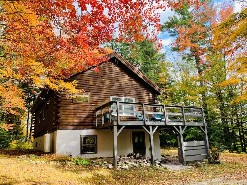 Authentic Log Cabin Near Bromley, Magic & Stratton - Image 1
