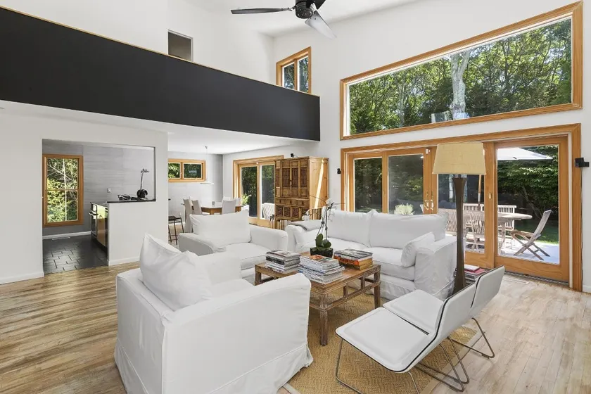 *Ultimate Five Star Modern Luxury* in East Hampton - Image 1