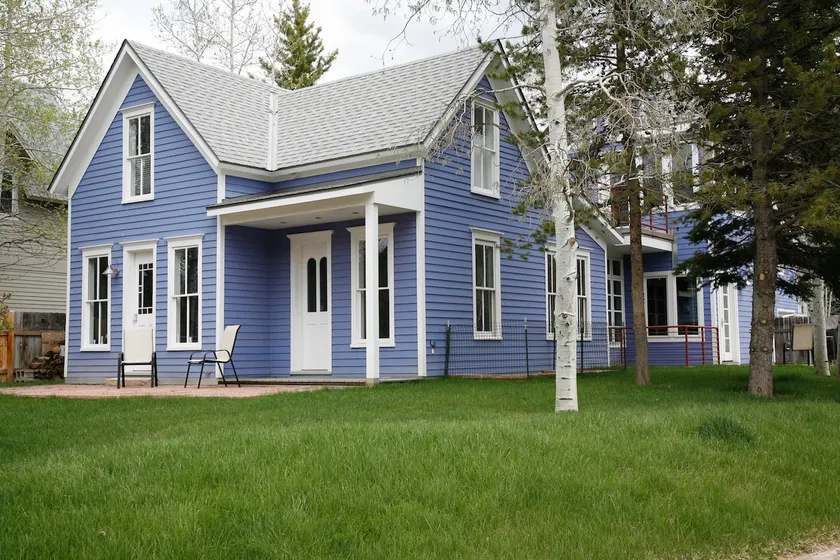 Aspen Blue Modern Victorian House 5BR. Hot Tub! - Image 1