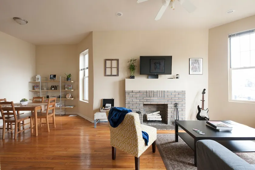 The Woodlawn Grey - Large 3bd/3ba Apt by UChicago - Image 1
